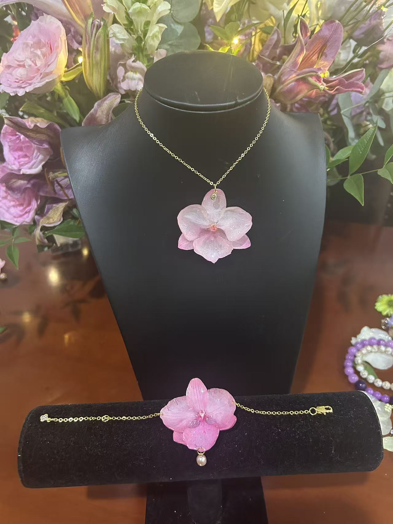 Pink orchid necklace and bracelet