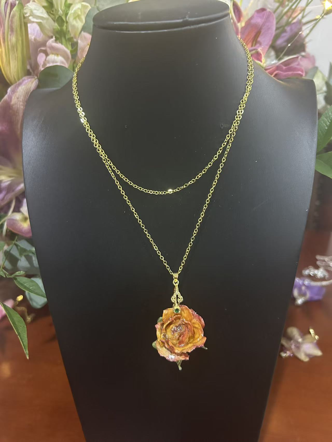 Preserved rose pendant